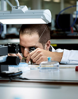 查爾斯?彼得艾伯特-深圳歐米茄售后服務(wù)中心